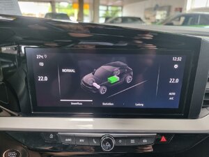 Opel Mokka-e e Ultimate Winterp. Navi Pro Dach schw. Un 14.071 km 22.690 &euro; HAAN 42781