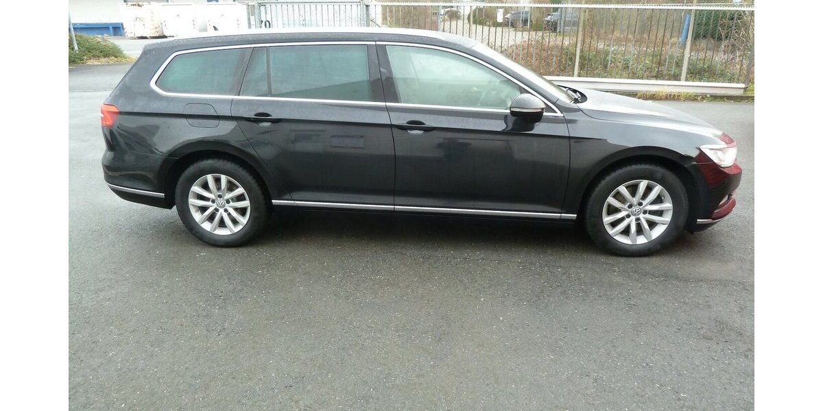 VW Passat 2.0 TDI Highline DSG Leder STH Navi 110.000 km 14.900 &euro; Ratingen 40885