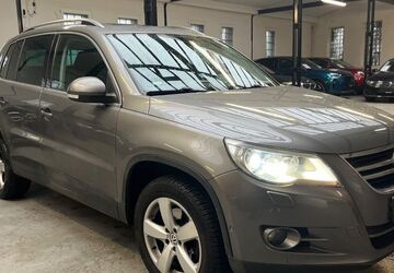 VW Tiguan 132.600 km 5.870 &euro; Velbert 42551