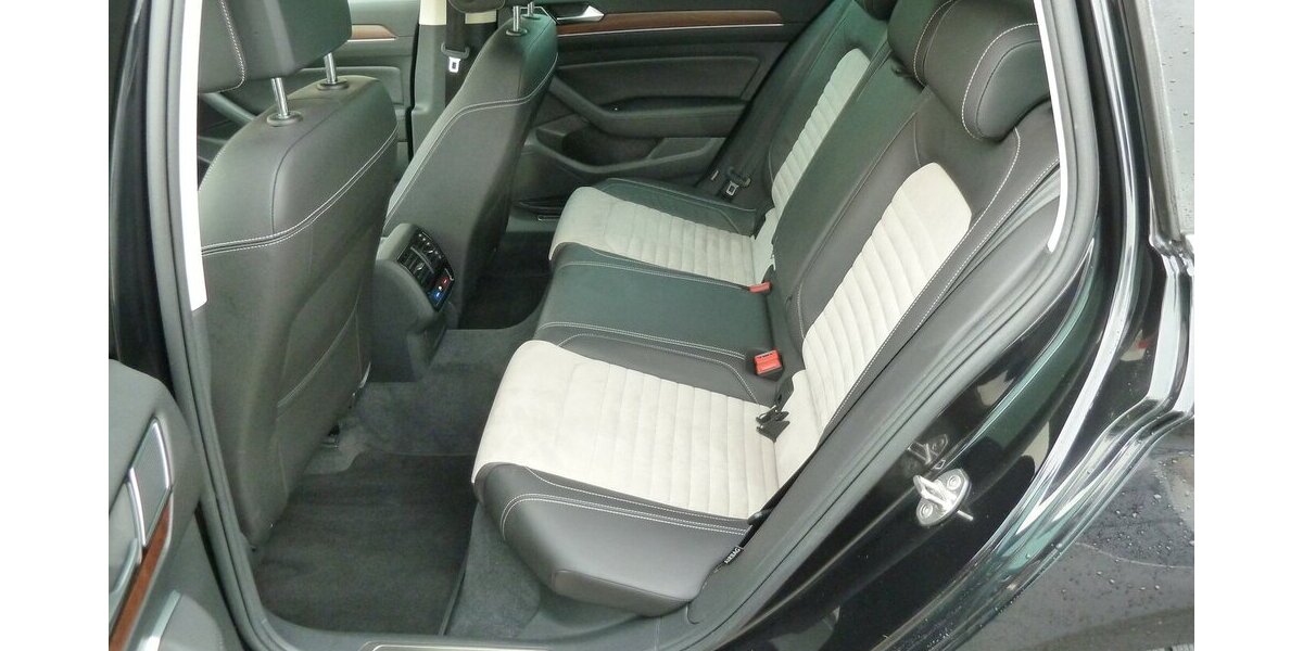 VW Passat 2.0 TDI Highline DSG Leder STH Navi 110.000 km 14.900 &euro; Ratingen 40885