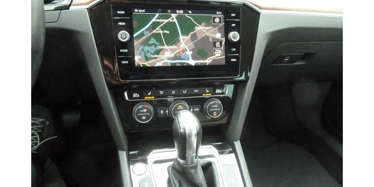 VW Passat 2.0 TDI Highline DSG Leder STH Navi 110.000 km 14.900 &euro; Ratingen 40885